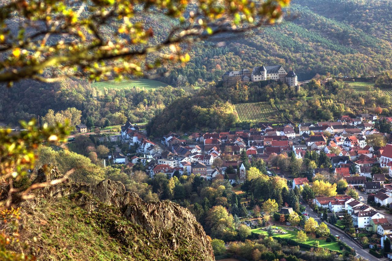 Отель Ev.Familienferien-Und Bildungsstaette Ebernburg Бад-Мюнстер-на-Штайн-Эбернбурге Экстерьер фото